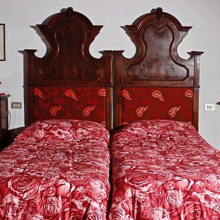 Villa Aurora Di Ferracciano บอร์โก ซาน ลอเรนโซ ภายนอก รูปภาพ