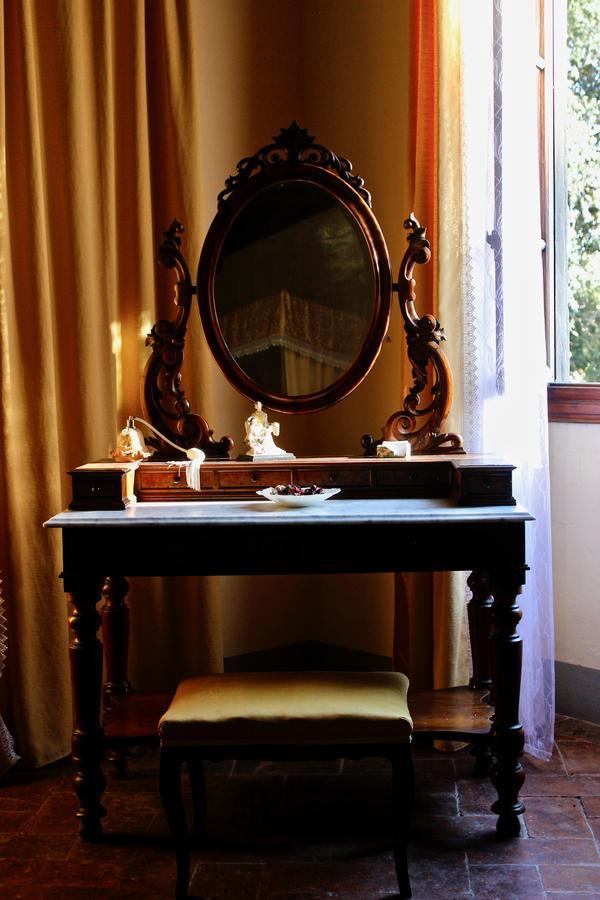 Villa Aurora Di Ferracciano บอร์โก ซาน ลอเรนโซ ภายนอก รูปภาพ