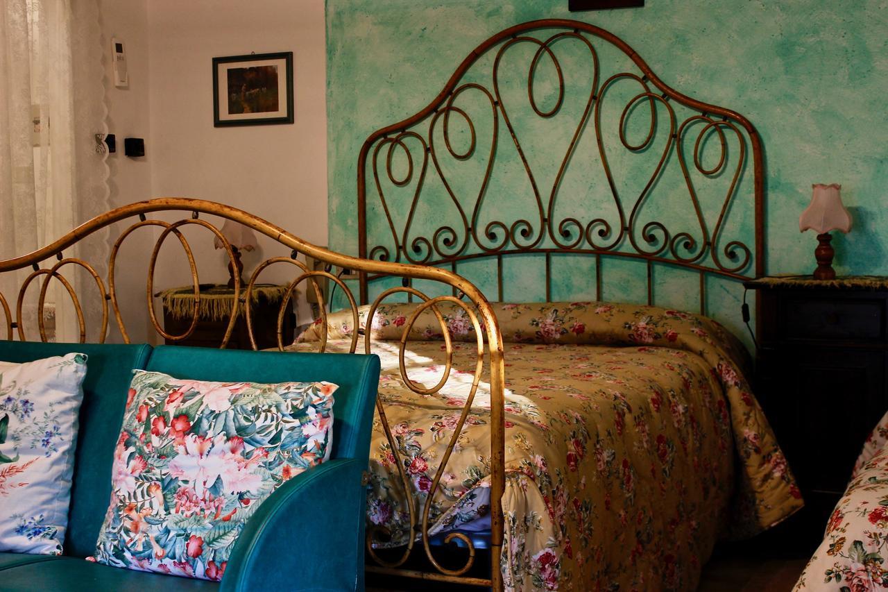 Villa Aurora Di Ferracciano บอร์โก ซาน ลอเรนโซ ภายนอก รูปภาพ
